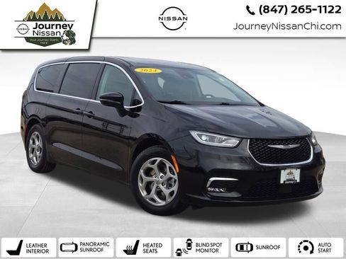 Used 2024 Chrysler Pacifica Limited FWD image 1