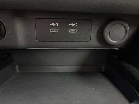 Used 2025 Nissan Rogue SV image 31