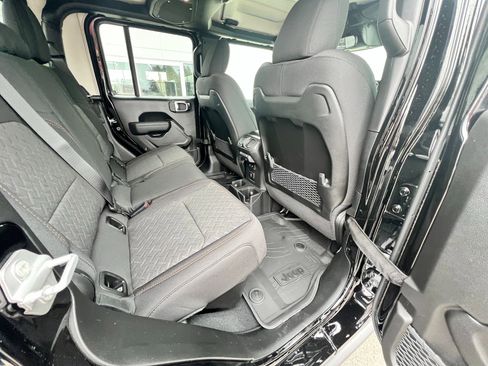 New 2026 Jeep Gladiator Mojave image 23