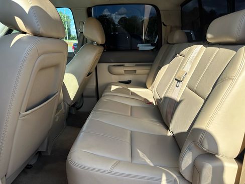 Used 2012 Chevrolet Silverado 2500 LT w/ Interior Plus Package image 12