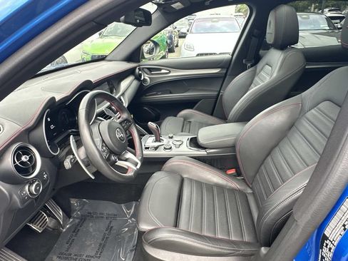 Used 2024 Alfa Romeo Stelvio AWD image 17