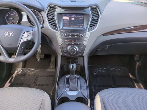 Used 2017 Hyundai Santa Fe SE w/ Cargo Package AWD/4WD image 15