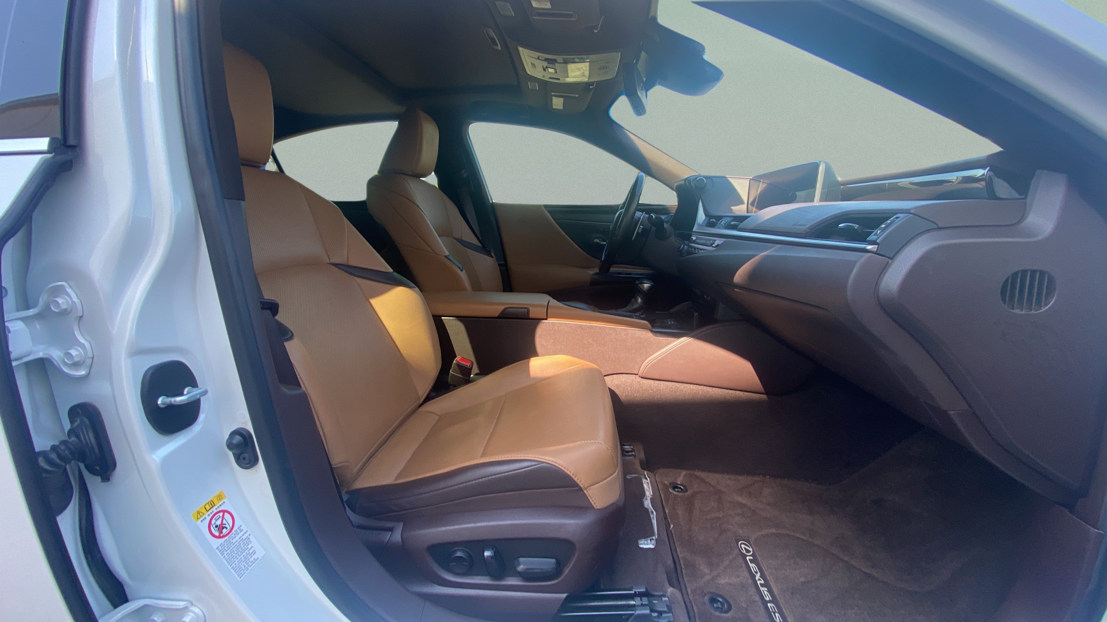 Used 2019 Lexus ES 300h w/ Premium Package FWD image 19