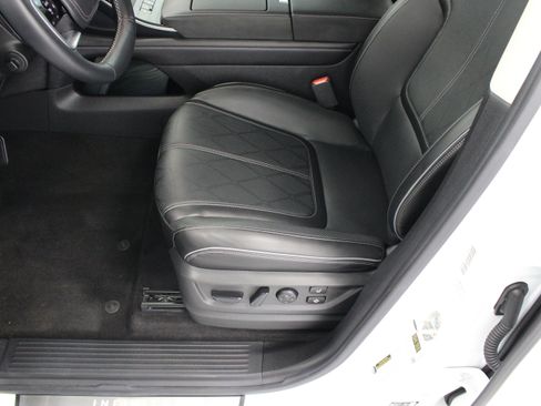 Used 2025 INFINITI QX80 Sensory AWD/4WD image 15
