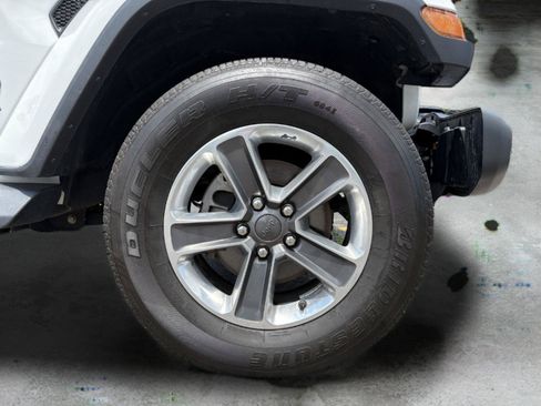 Used 2019 Jeep Wrangler Unlimited Sahara w/ Uconnect 4C Nav & Sound Group AWD/4WD image 23