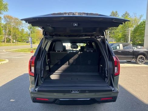 Used 2025 Ford Expedition Tremor AWD/4WD image 9
