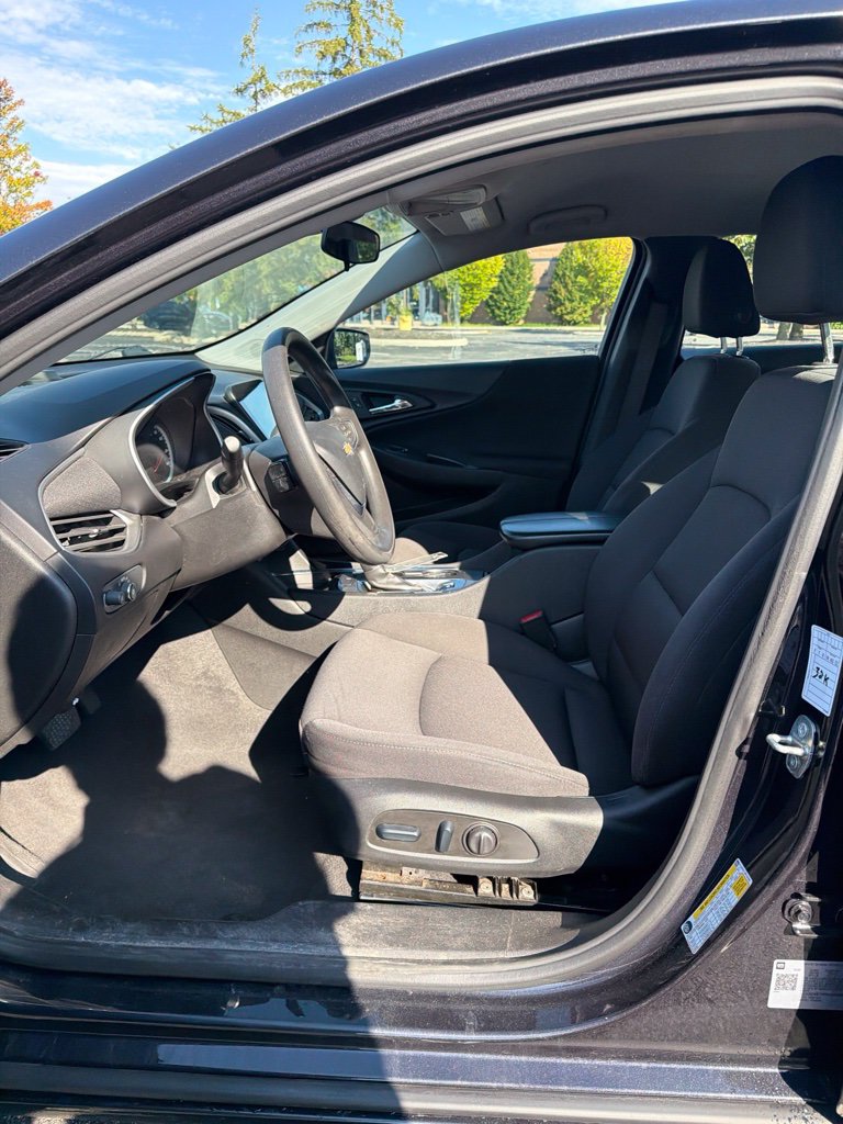 Used 2023 Chevrolet Malibu LT FWD image 16