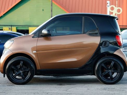 Used 2016 smart fortwo passion image 7