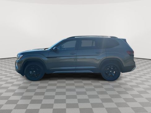 Certified 2025 Volkswagen Atlas Peak Edition SE AWD/4WD image 8