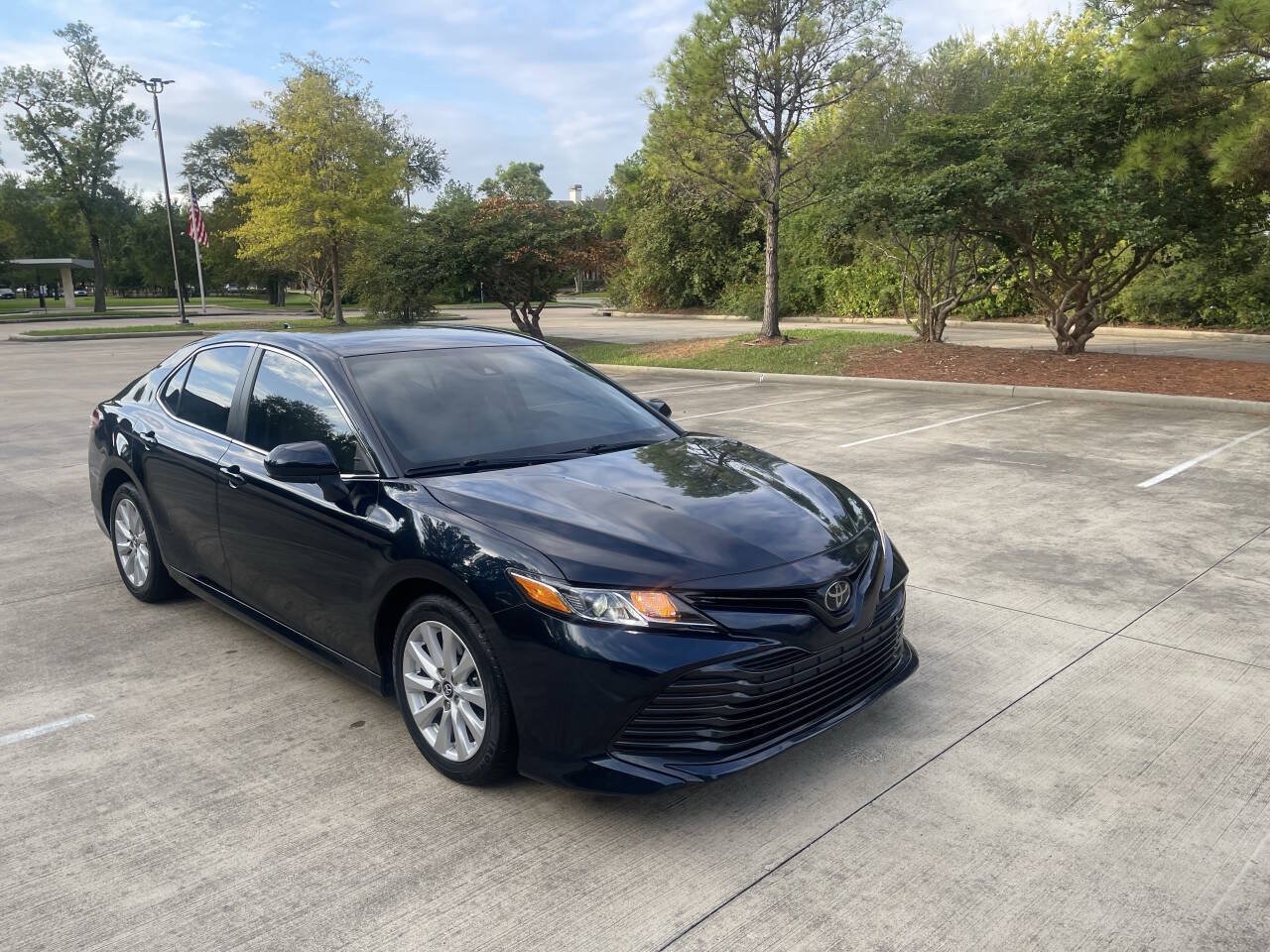 Used 2020 Toyota Camry LE FWD image 27