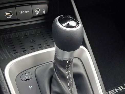 New 2026 Hyundai Venue SEL FWD image 8