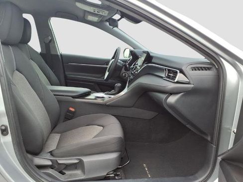 Used 2021 Toyota Camry LE FWD image 10
