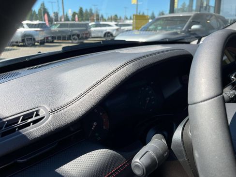 Used 2025 Jeep Compass Trailhawk AWD/4WD image 34