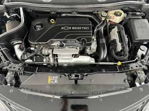 Used 2017 Chevrolet Cruze LT w/ Sun And Sound Package FWD image 33