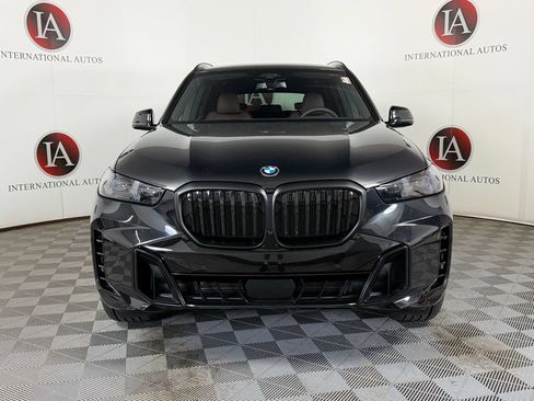 New 2026 BMW X5 xDrive40i w/ M Sport Package AWD/4WD image 2