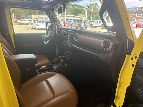 Used 2022 Jeep Wrangler Unlimited Rubicon w/ Steel Bumper Group image 22