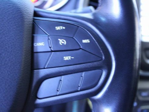 Used 2020 Jeep Cherokee Trailhawk w/ Cold Weather Group image 16