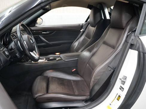 Used 2012 BMW Z4 sDrive28i RWD image 23