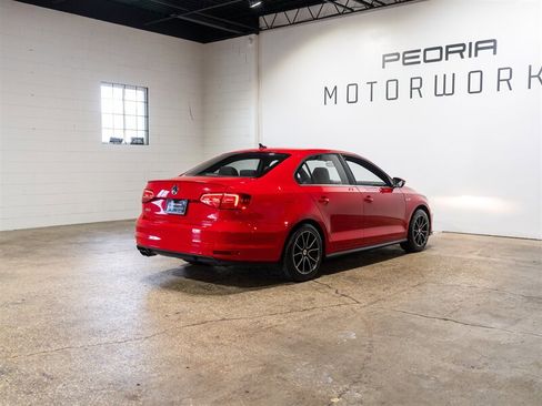 Used 2017 Volkswagen Jetta GLI FWD image 6
