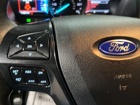 Used 2017 Ford Explorer XLT w/ Equipment Group 202A AWD/4WD image 35