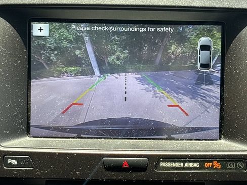 Used 2018 Ford Explorer XLT w/ Equipment Group 202A FWD image 27
