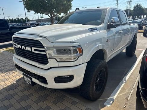 Used 2022 RAM 2500 Laramie AWD/4WD image 2