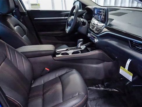 New 2025 Nissan Altima 2.5 SR w/ SR Premium Package image 17