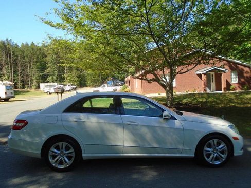 Used 2011 Mercedes-Benz E 350 Sedan image 4