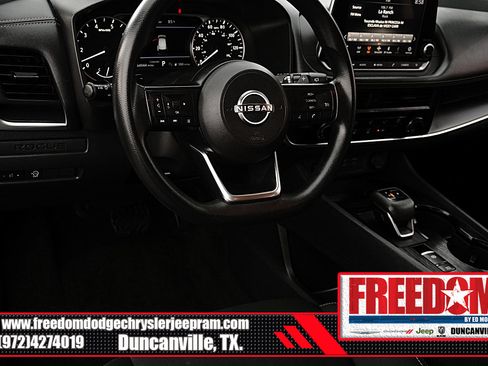 Used 2024 Nissan Rogue S FWD image 25