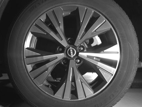 Used 2023 Nissan Rogue SV AWD/4WD image 14