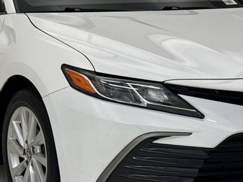 Used 2023 Toyota Camry LE FWD image 5