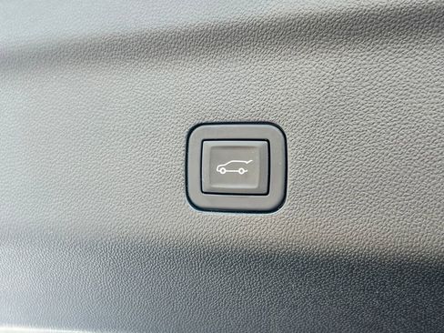 Used 2025 Chevrolet Tahoe LT image 18