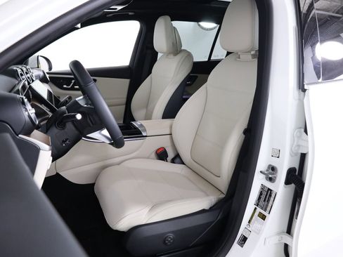 Used 2026 Mercedes-Benz GLC 300 4MATIC image 36