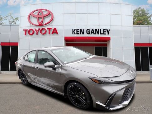 New 2026 Toyota Camry SE image 1