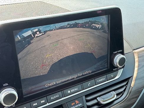 Used 2025 Nissan Altima 2.5 SV FWD image 34