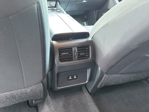 Used 2024 Nissan Rogue SV AWD/4WD image 25