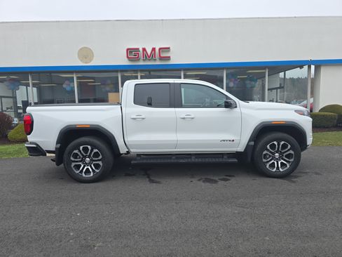 Used 2023 GMC Canyon AT4 w/ AT4 Premium Package AWD/4WD image 2
