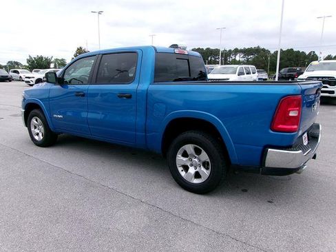 Used 2025 RAM 1500 4x4 Crew Cab image 3