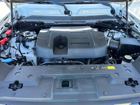 Used 2021 Land Rover Defender 90 X-Dynamic S image 22