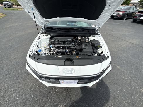 New 2026 Hyundai Elantra Sport FWD image 27