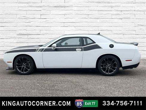 Used 2022 Dodge Challenger R/T w/ T/A Package image 8