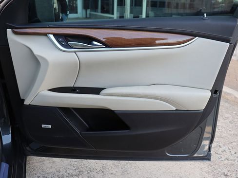 Used 2019 Cadillac XTS Luxury image 43