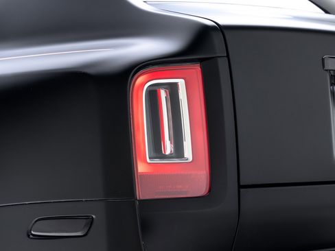 Used 2023 Rolls-Royce Cullinan Black Badge w/ Driver's Package AWD/4WD image 31