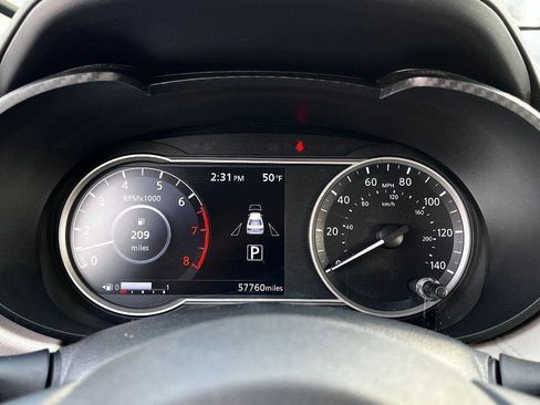 Used 2021 Nissan Versa SV image 21