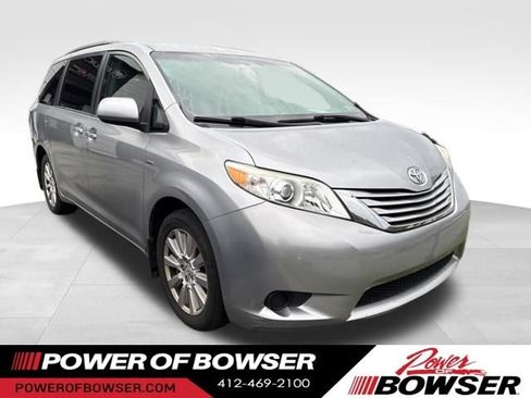 Used 2017 Toyota Sienna LE AWD/4WD image 1