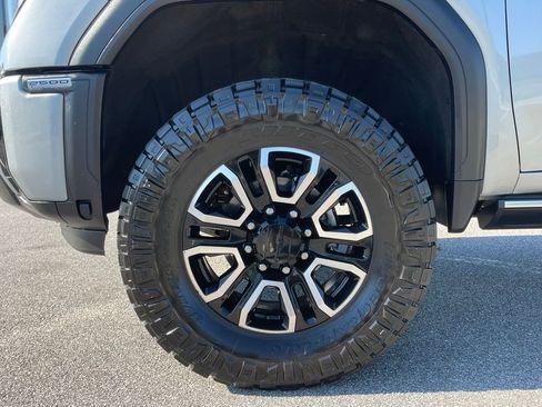 Used 2025 GMC Sierra 2500 Denali Ultimate AWD/4WD image 4