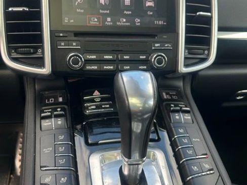 Used 2017 Porsche Cayenne S image 16