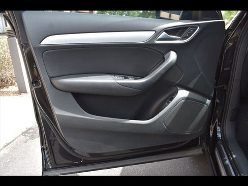 Used 2018 Audi Q3 2.0T Premium FWD image 18