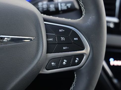 Used 2026 Chrysler Pacifica Select image 43