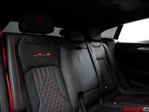 Used 2023 Lamborghini Urus Performante AWD/4WD image 44
